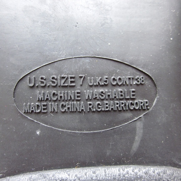 NWOT Red Slippers with Flowers Embroidered - Picture 4 of 5